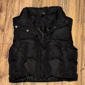 Black cropped Puffer Vest Jacket - Women's‎ Sleeveless Coat